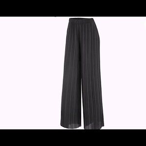 Women’s Pleated Pants